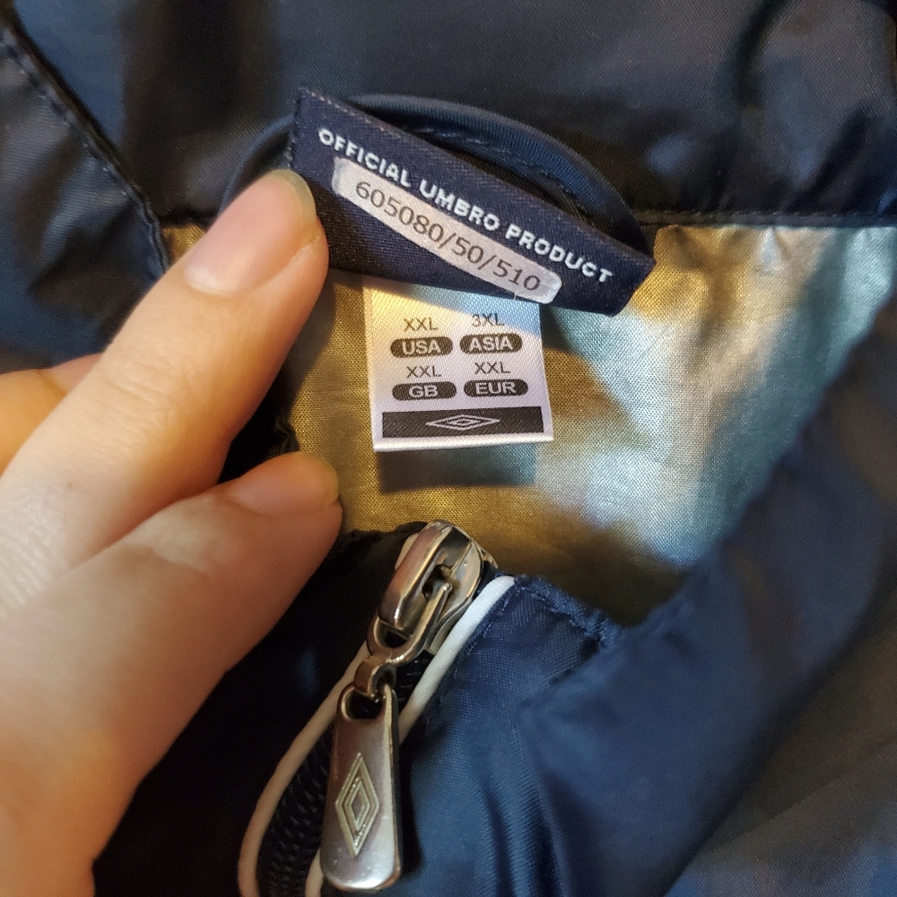 Vintage Umbro Windbreaker Jacket w/ Hood - Picture 6 of 6
